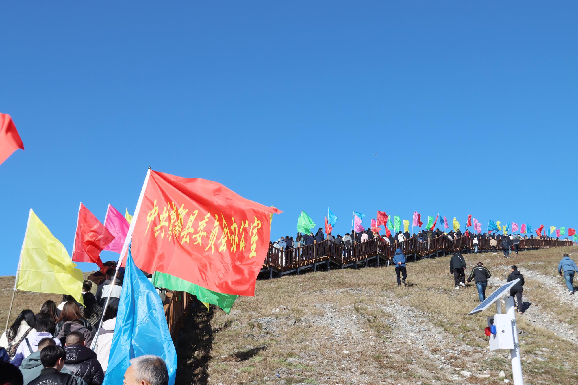 全民登山战车手机版4399小游戏登山赛车-第1张图片-太平洋在线下载