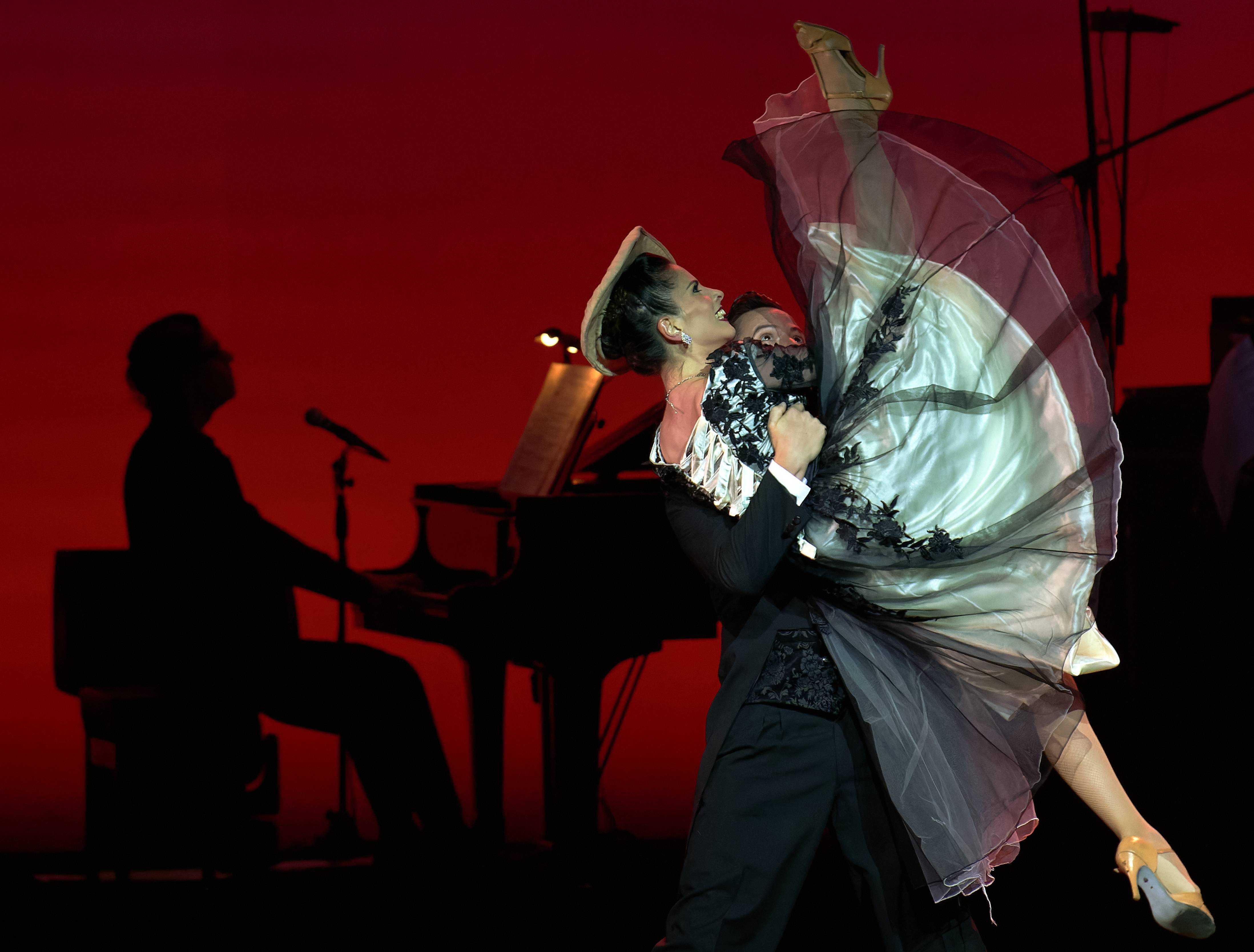 俄罗斯舞蹈手机版(俄罗斯舞蹈基本动作视频教学)-第4张图片-QuickQ官网